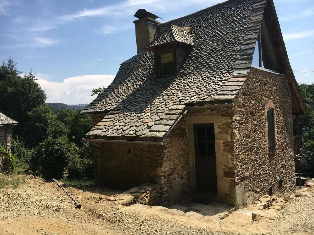 Maison D'Helene Cassaniouze Holiday home